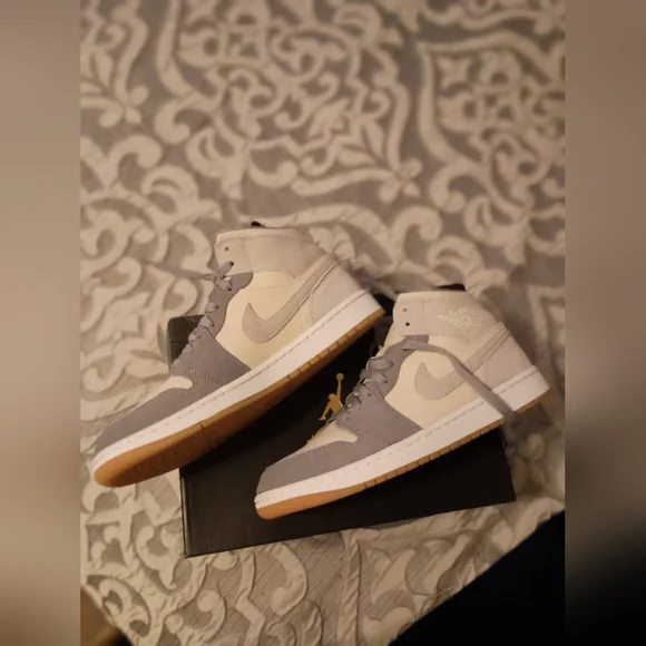 Jordan 1 "Coconut Milk"